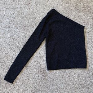 Reserved Black One-Shoulder Sweater